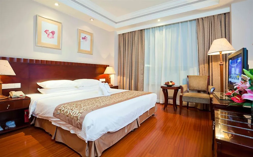 Bao Hong Hotel Sanya 4*,